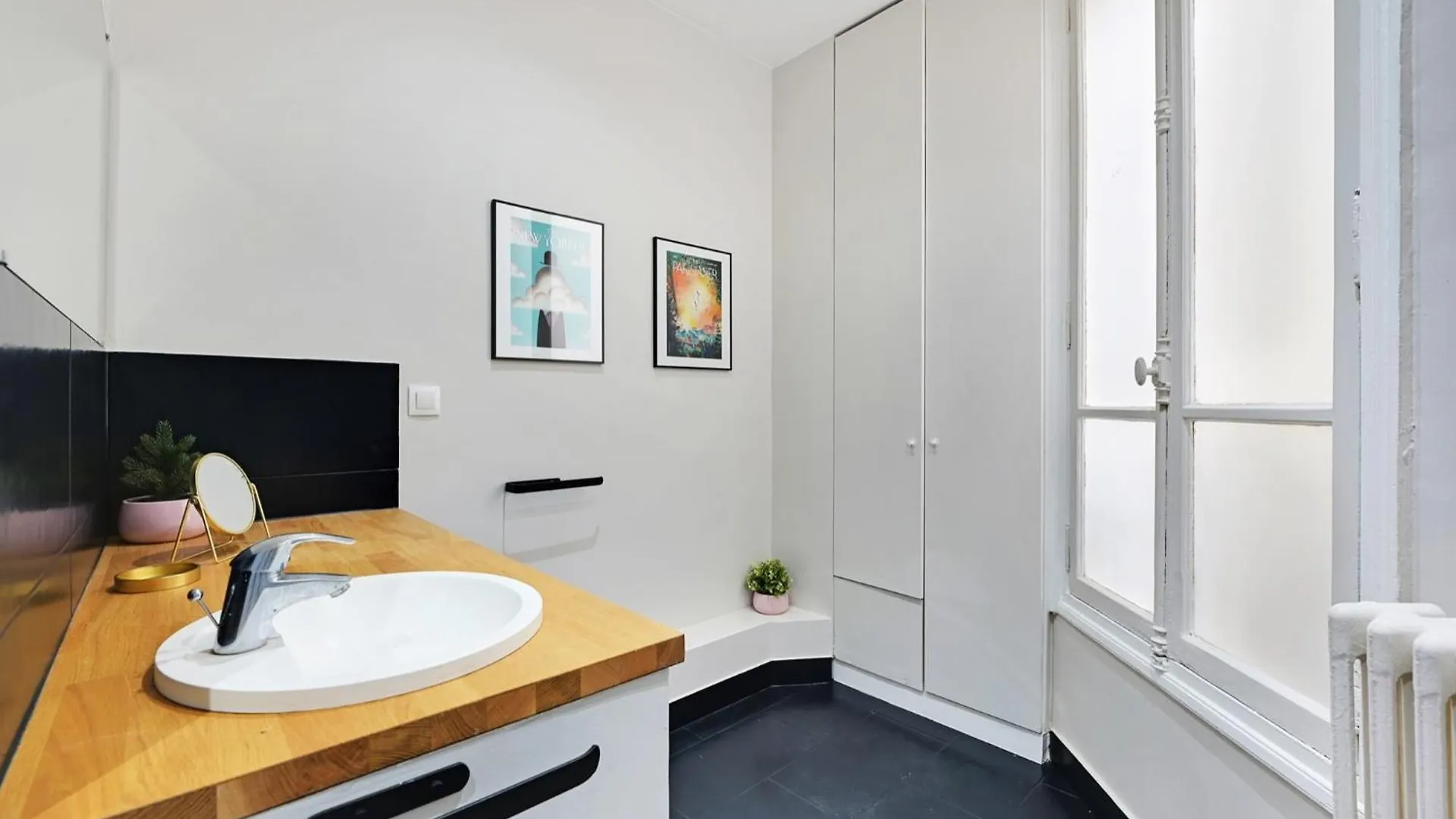 Apartment Spacieux 2P A Paris, Rue Jouffroy D'Abbans Proche Arc De Triomphe